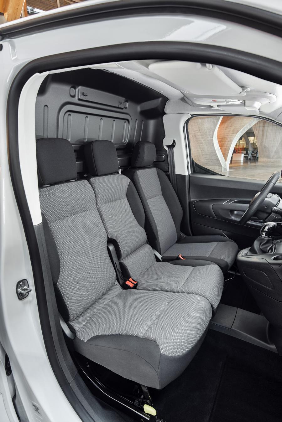 Интерьер Toyota ProAce City Van 2019 года  (EU) (фото 20 из 53)